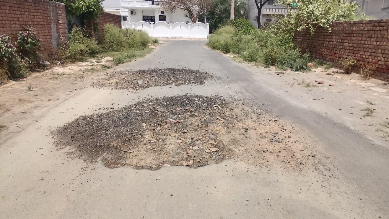 Streets dug up in the name of sewerage line repair, pits formed in Kitty Kailash Colony