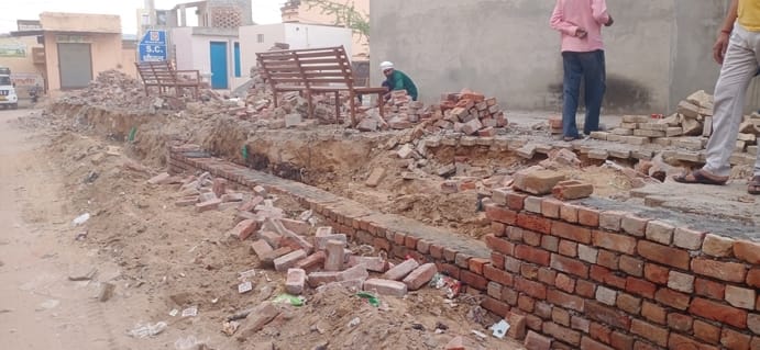 Allegations of using substandard material, construction of boundary wall of SC Chaupal stopped