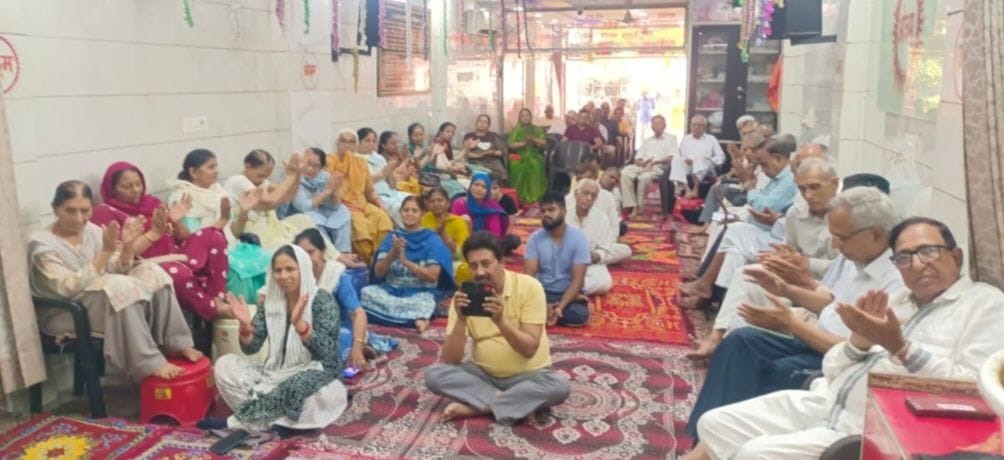 Weekly satsang organized at Arya Samaj Mandir
