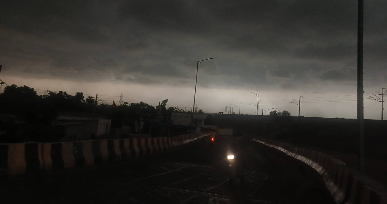 Due to the storm, electricity was cut off for one and a half hours on 80 feeders.