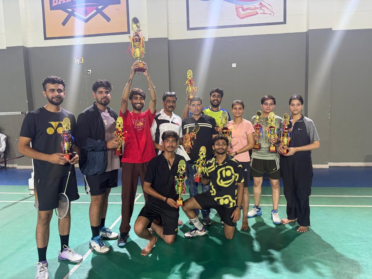 Alka Arya and Vishu Mittal became winners in the badminton competition.