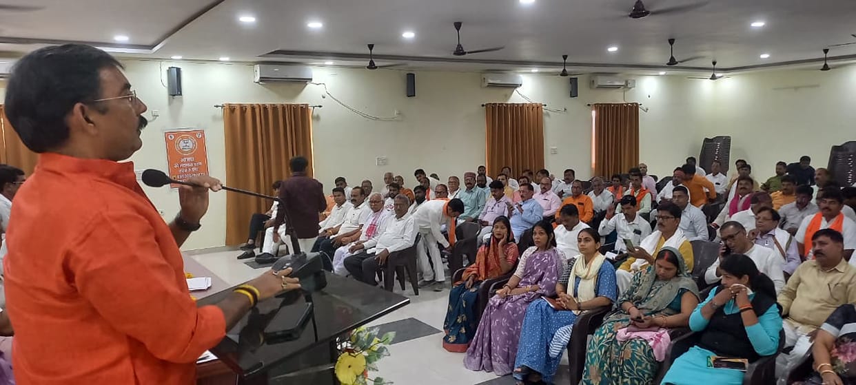 Workers will have to fulfill their responsibilities by considering public service as paramount: Shankar Giri