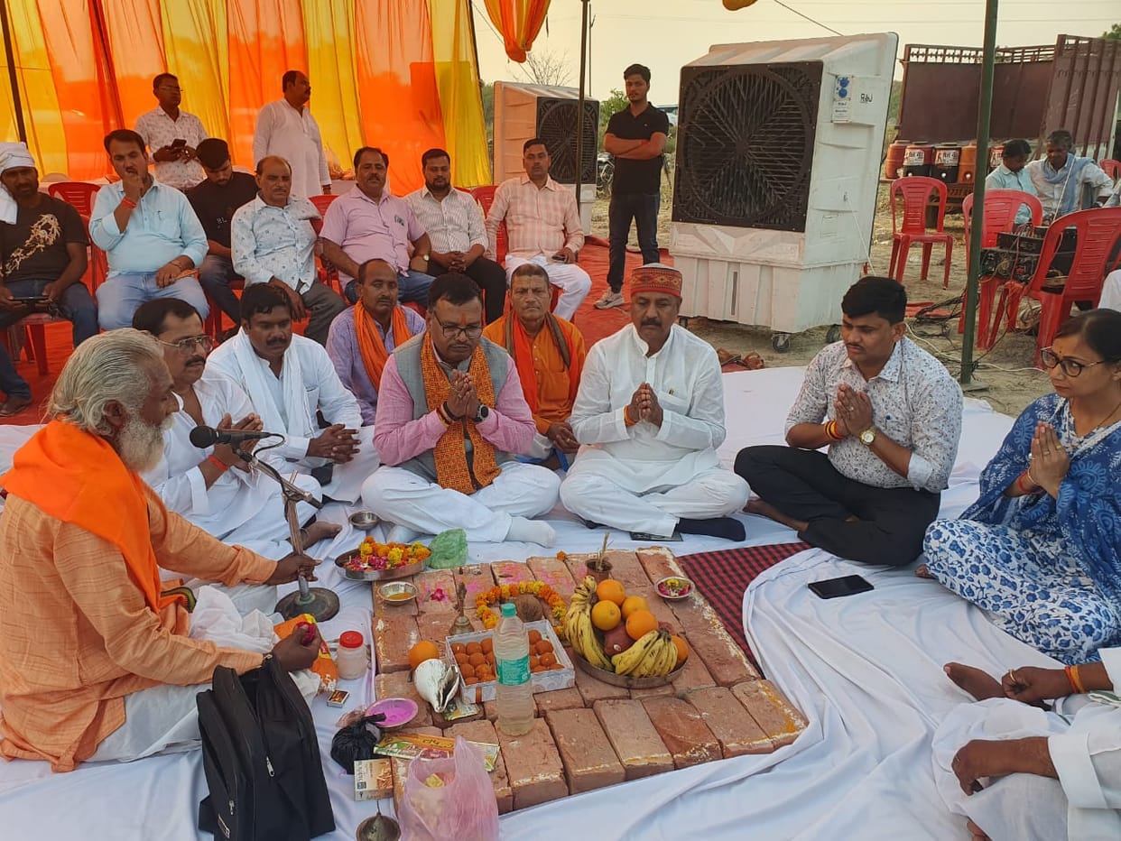The wedding hall will be built at a cost of Rs 1.17 crore, and the BJP district president performed the groundbreaking ceremony.