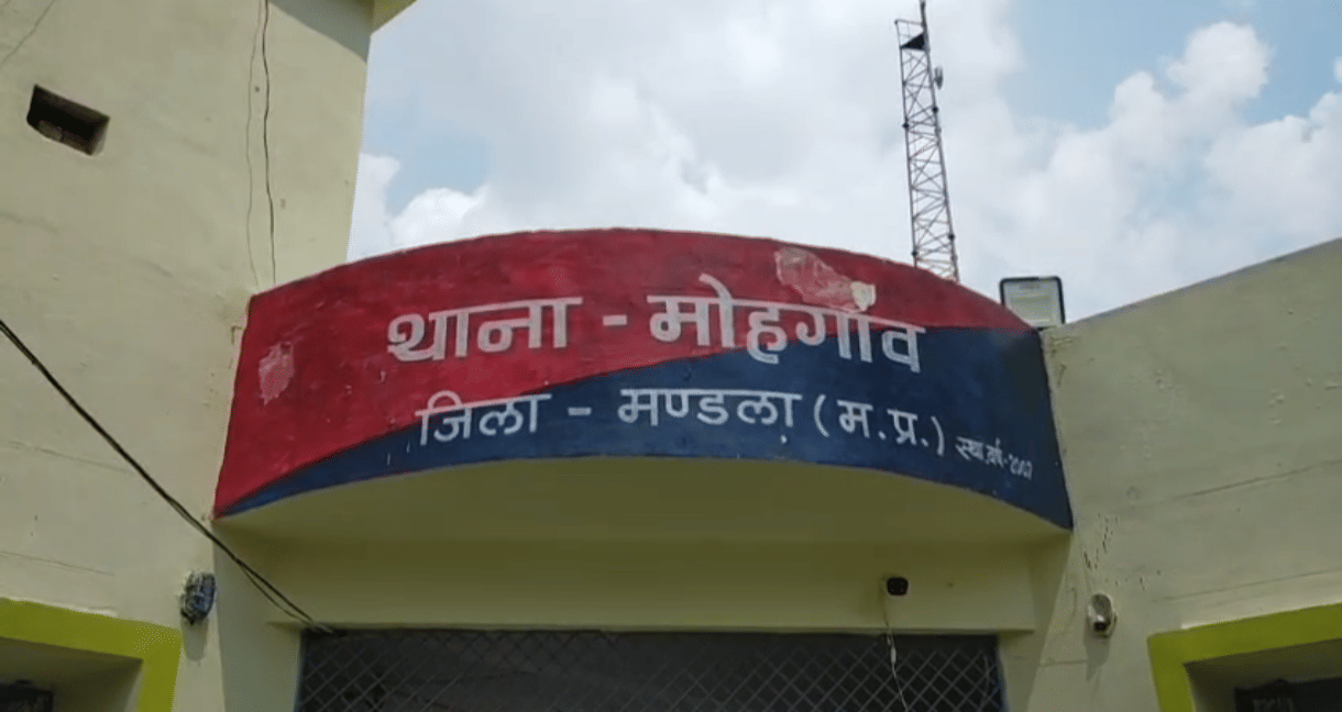 बेटियों को बचाने नर्मदा में कूदे आरक्षक की डूबने से मौत