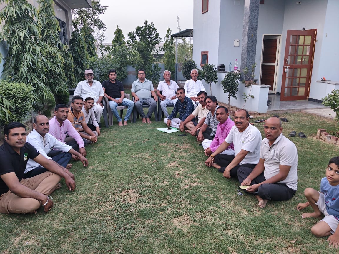 The executive committee of the Resident Welfare Association was dissolved and elections were held.