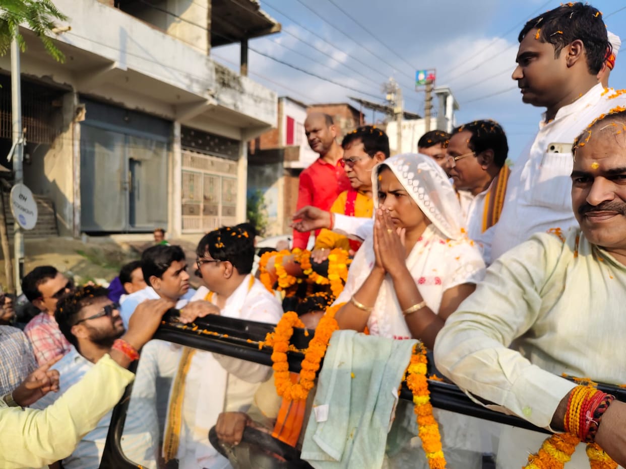 Bypoll: Urban Development Minister Holds Roadshow in Support of BJP Candidate