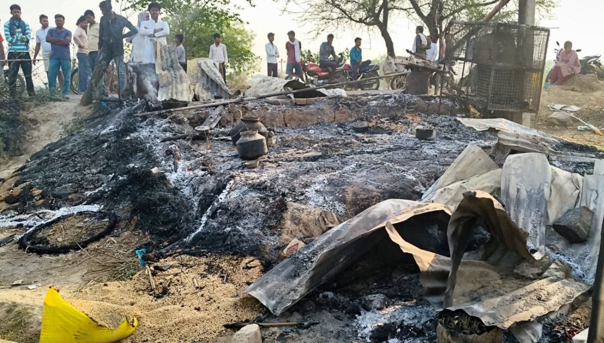 Thousands lost due to fire in kiosk, two cows died