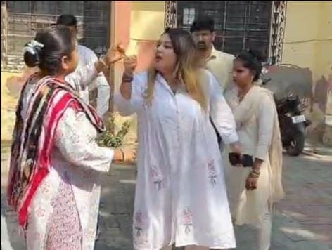 Dispute between doctor and ANM in PHC, scuffle