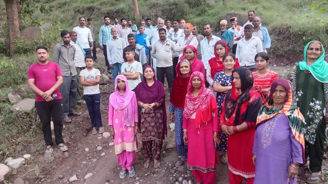 The people of Bhadoli Khurd village, deprived of facilities, will boycott the elections.