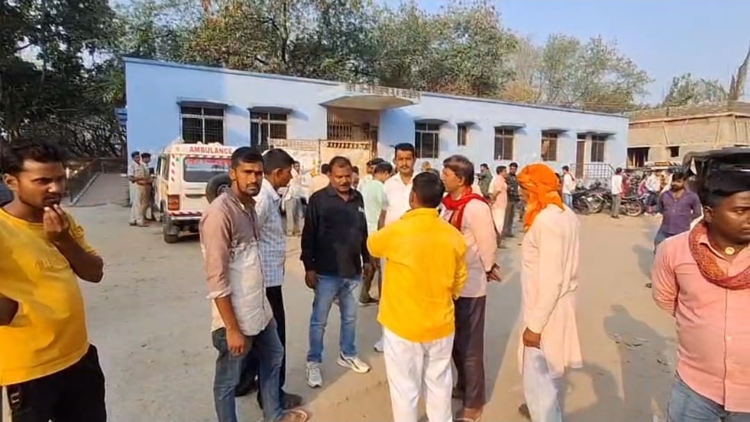 rohtas police investigation after murder with knife in minor dispute sasaram bihar news