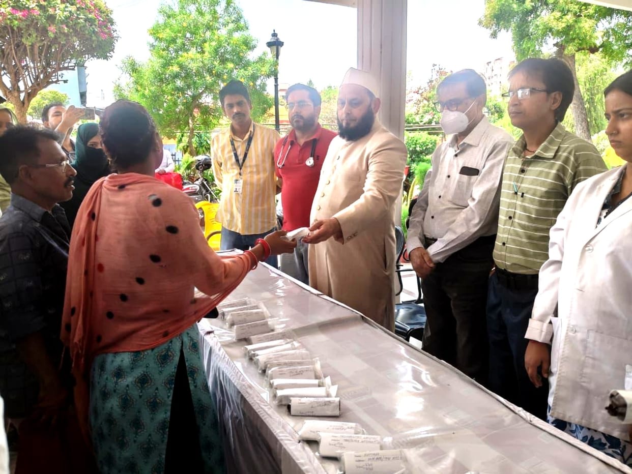 Examined 200 patients and provided spectacles.