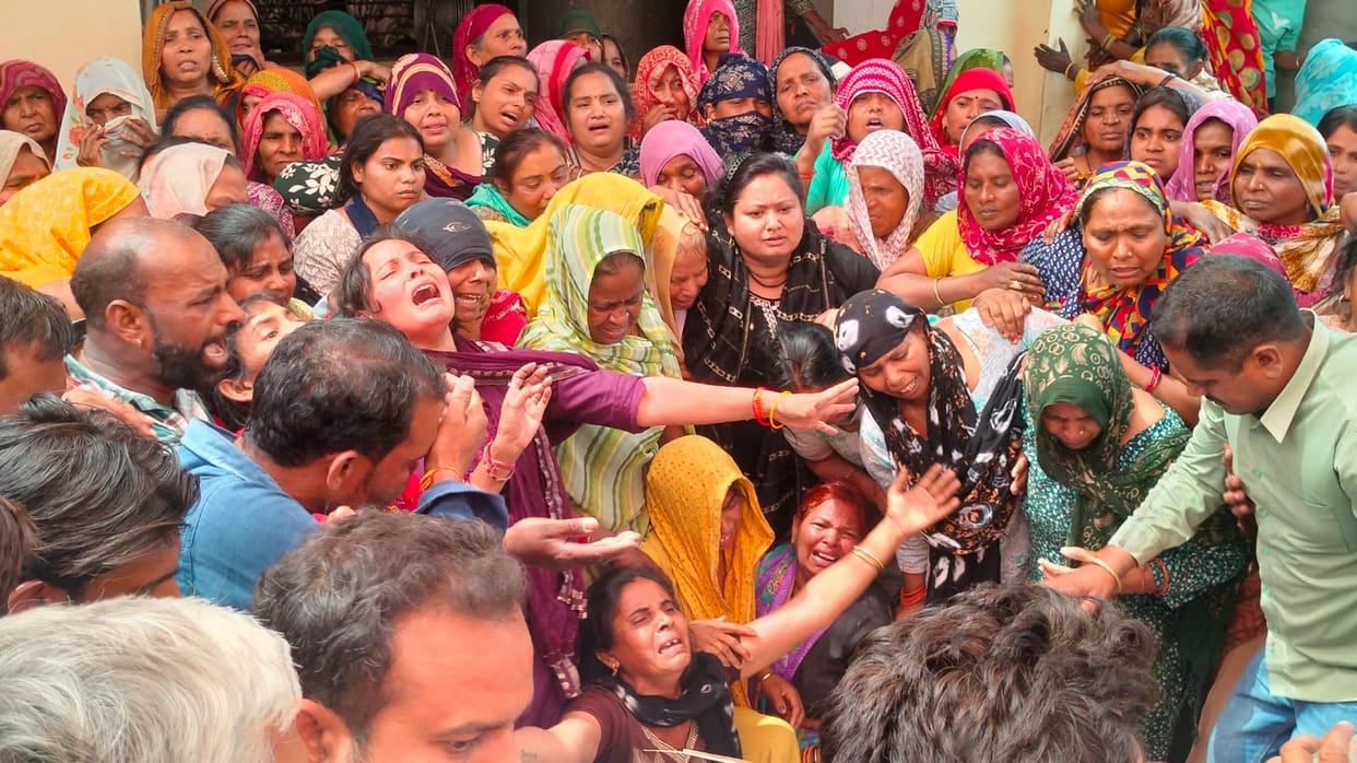 A mountain of grief fell upon Chhachharpur... a waterfall of tears flowed.
