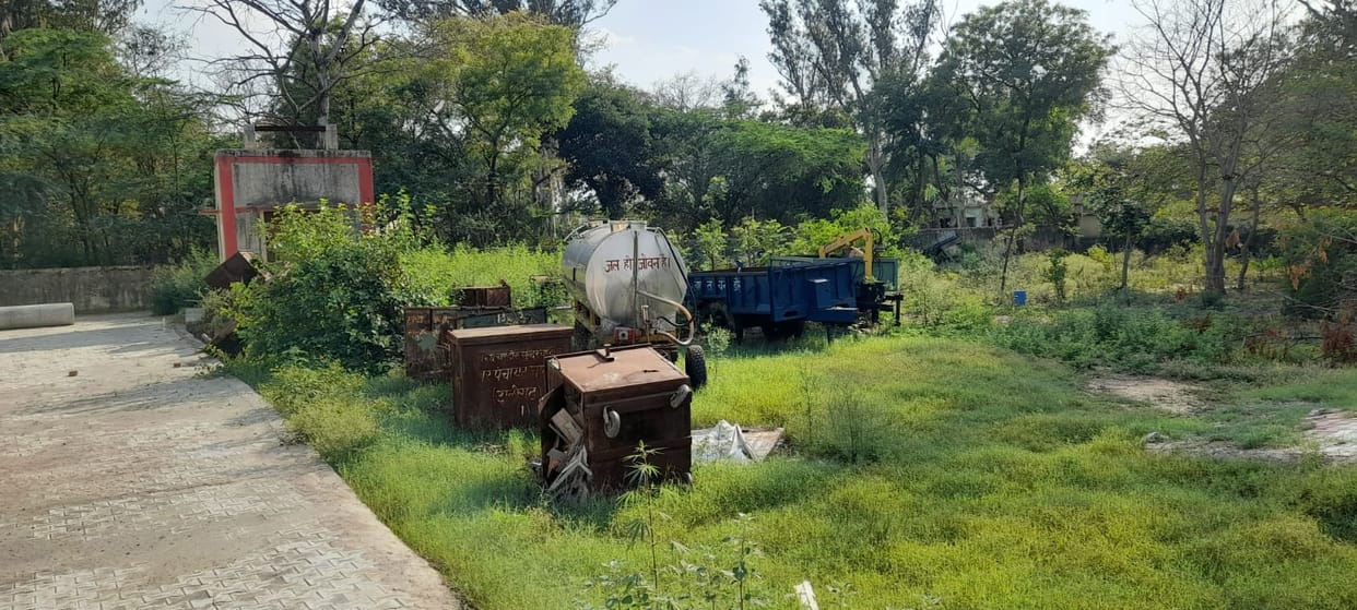 Due to lack of tin shed, the equipment is getting rusted and damaged.