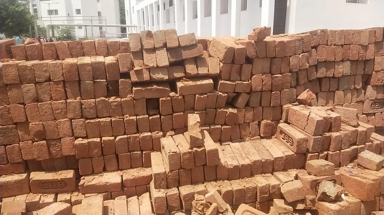 HRF store is being constructed in KGMU using substandard bricks.