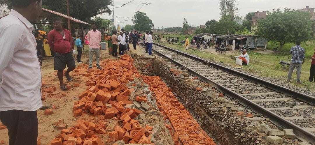 Protests were held alleging the use of substandard materials in the construction work.
