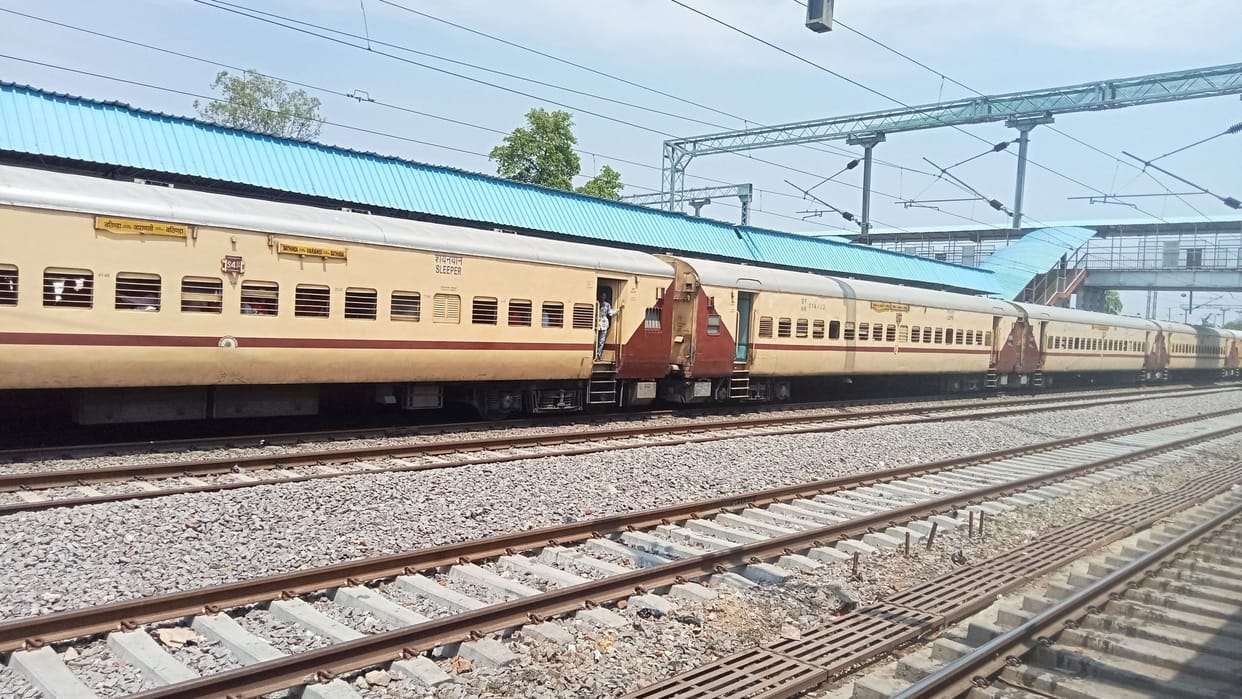 Plans underway to regularize the Dadri Special train, a clone of the Prayagraj Express.