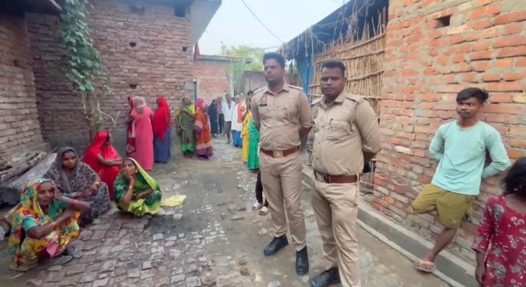 Dead body of married woman found hanging from saree