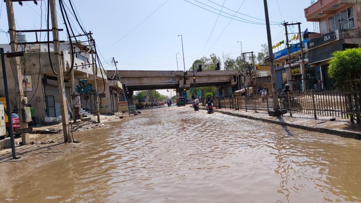 Rain causes waterlogging in many areas of the city, situation critical at Loharu Chowk