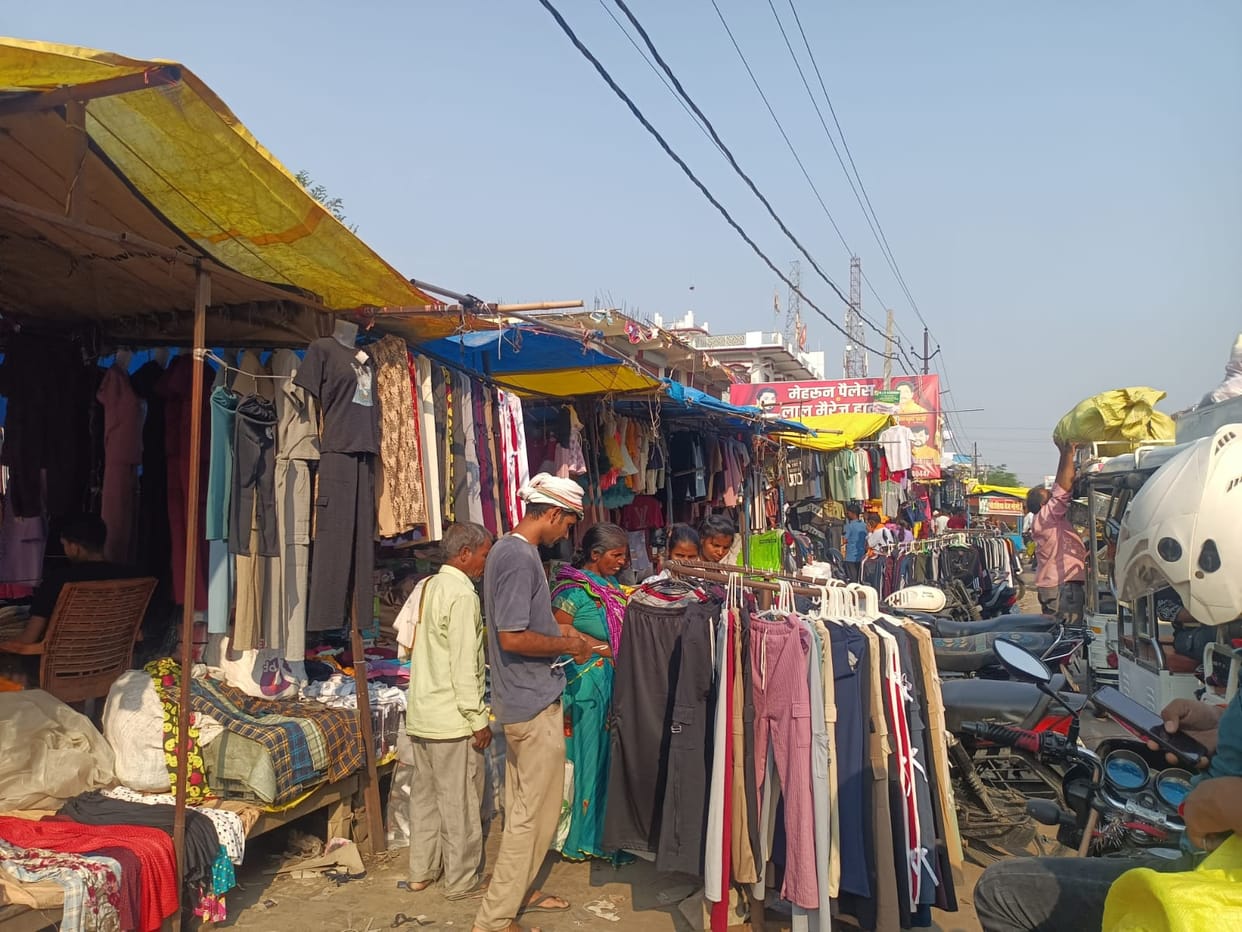 Business worth crores, lack of facilities in Bardahiya market