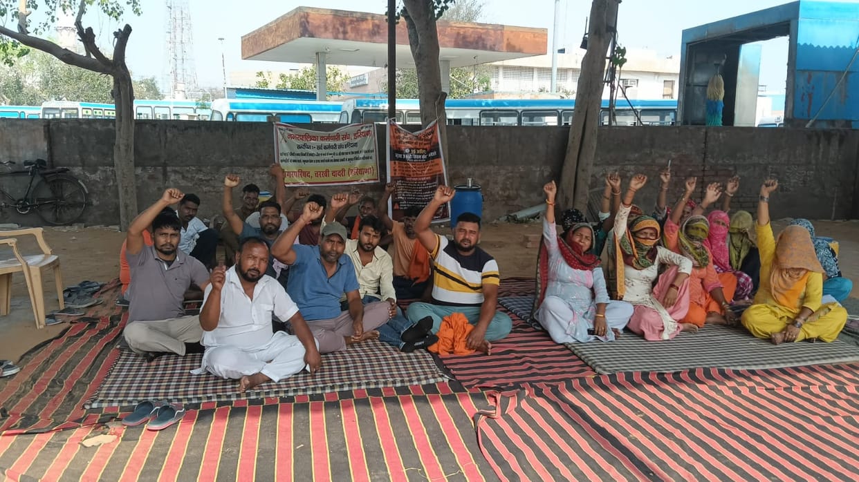 Three days of strike, city's sanitation system in shambles