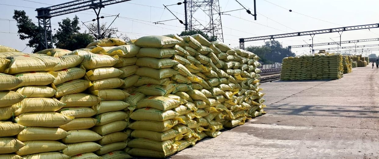 Thousands of bags of urea stored at the rake point were soaked in the rain.
