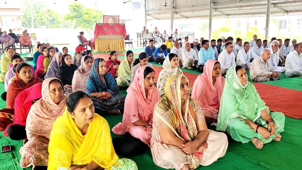 Devotees Enlightened on the Importance of the Path of Devotion
