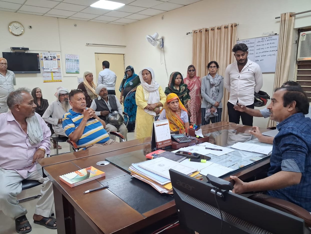Women reached the Chief Engineer's office demanding the removal of smart meters.
