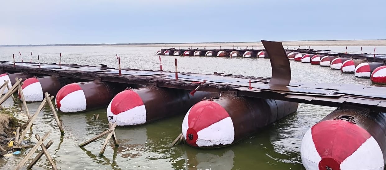 Nauranga's pontoon bridge broke in the storm and water