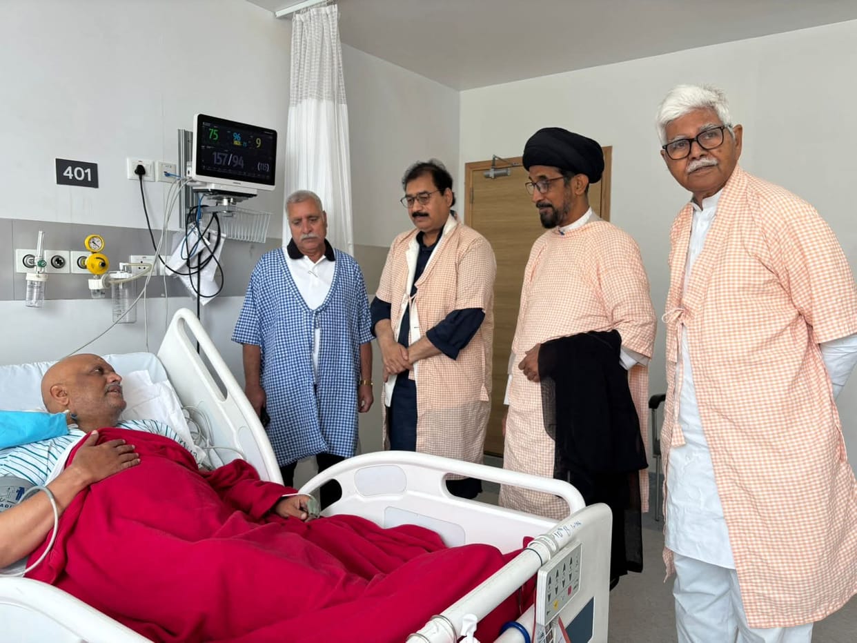 Maulana arrived to meet Ajay Rai