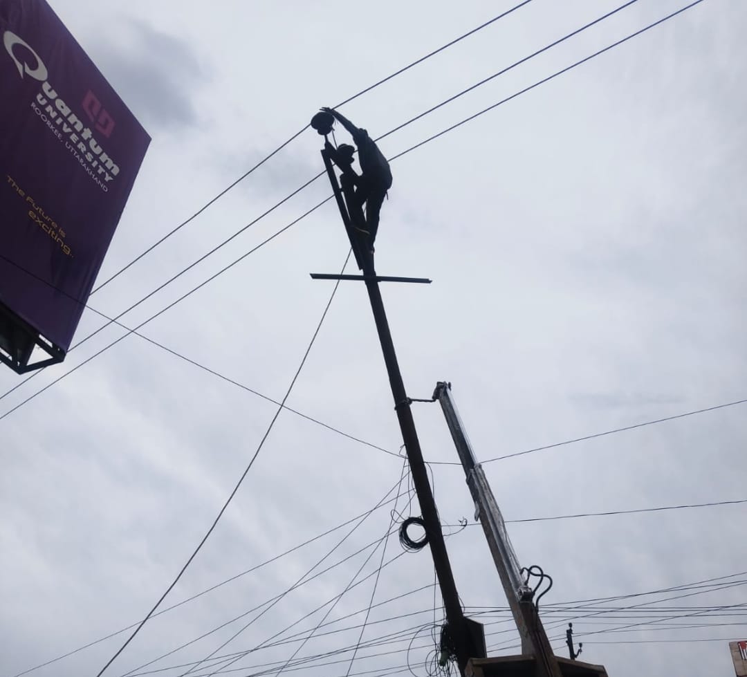 22 Electric Poles Blown Down in Storm; Power Cut Off at 19 Substations