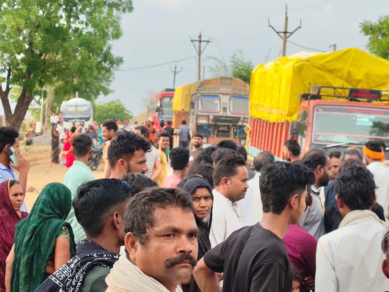 Uproar over Goat Theft in Satna: 3-Hour Roadblock; Culprits Arrived in an Ambulance