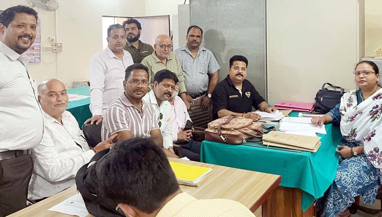 Drug Traders Apprise DI of Their Problems