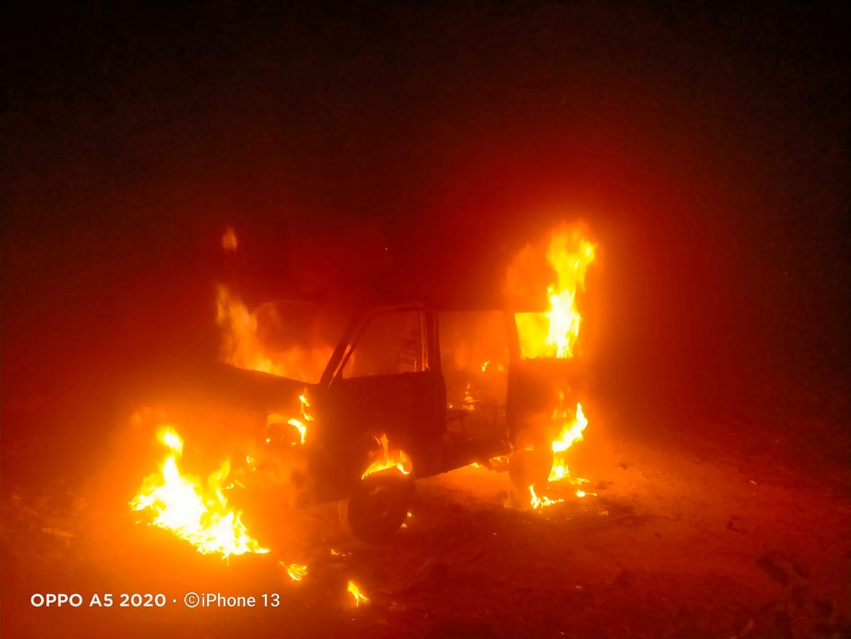 Gas refilling van caught fire, cylinder and tyres burst