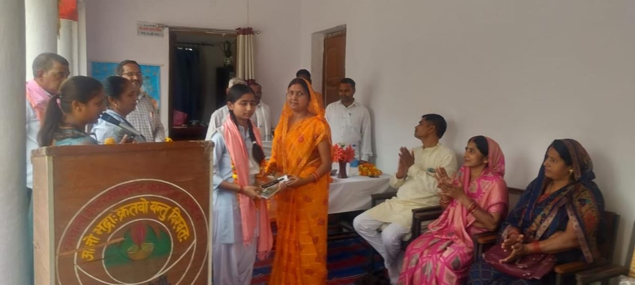 Sakshi Yadav, who secured a spot in the top 10 in High School, Honored