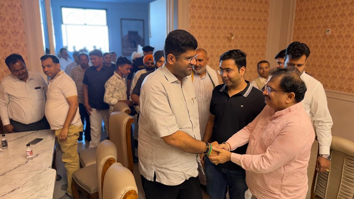 The government should accept the demands of sanitation workers: Dushyant