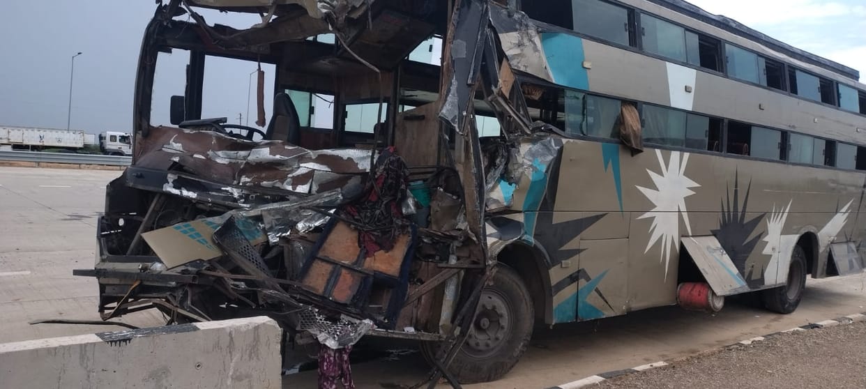 Sleeper Bus Collides with Truck on Ganga Expressway; 26 Passengers Injured
