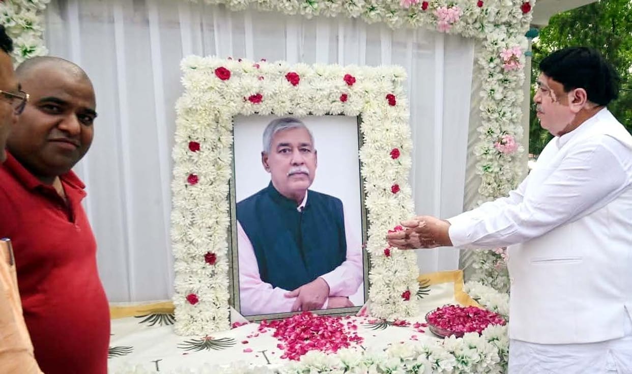 IFFCO Chairman Paid Tribute
