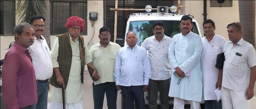Demand for payment of GPF and pension to retired teachers