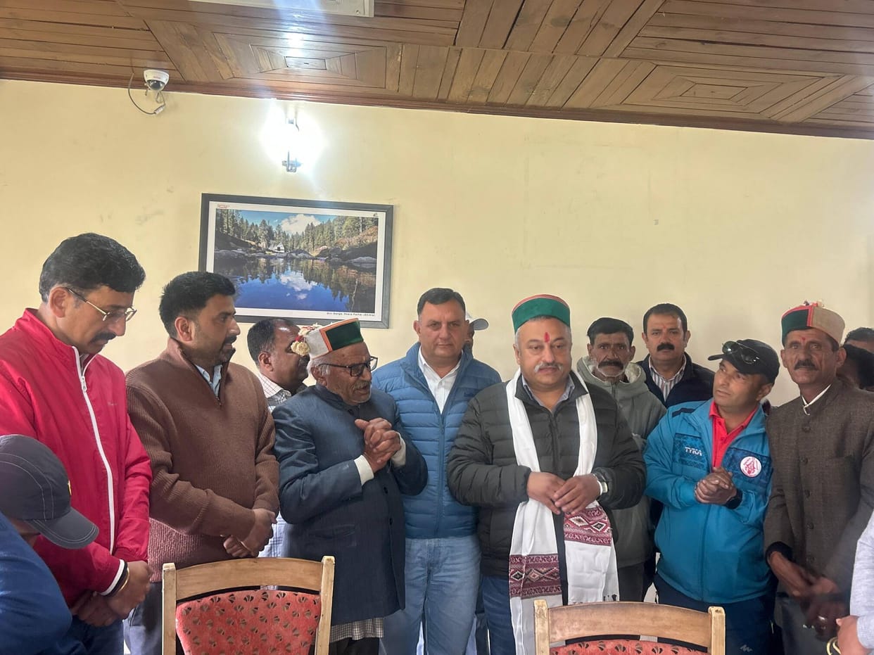 People met the minister and expressed their gratitude for the road