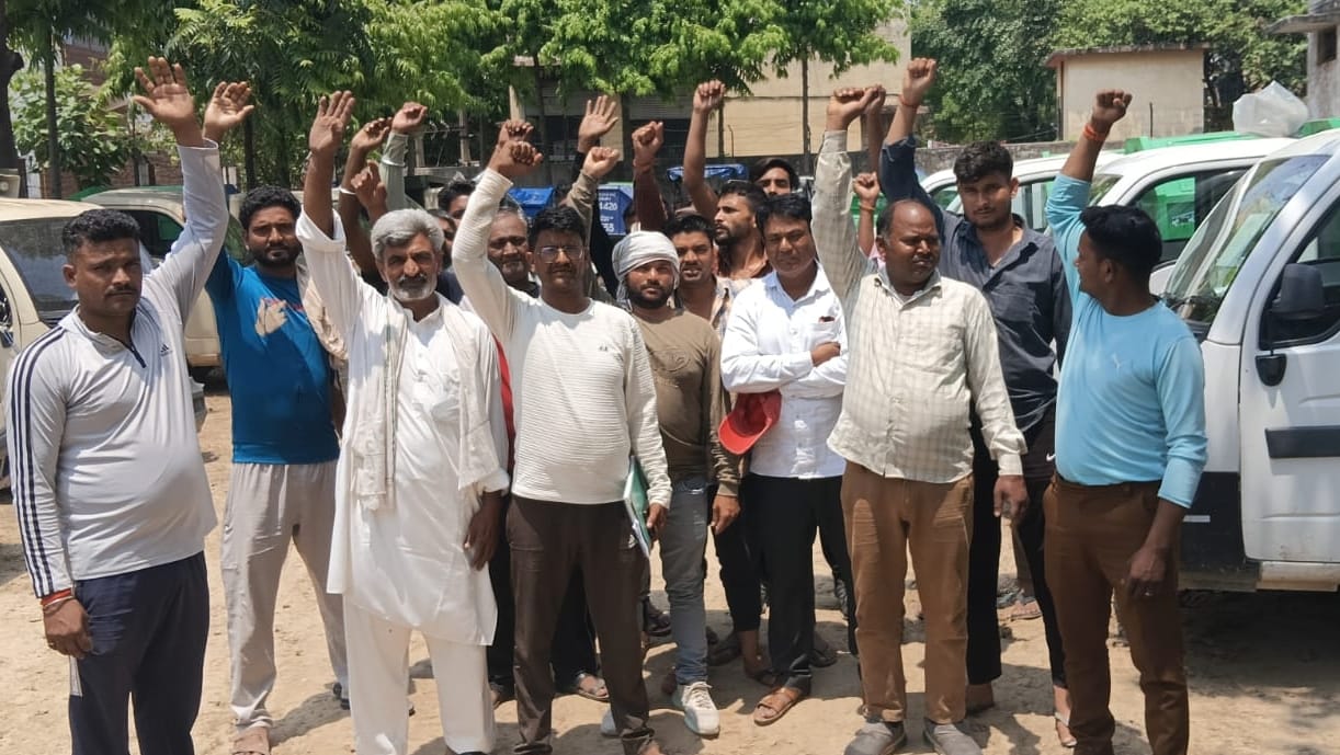 Outsourcing employees protest over wages and benefits