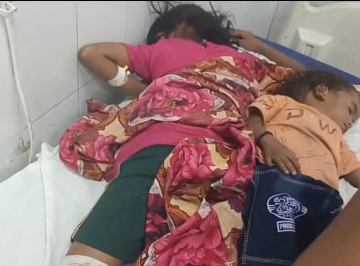Brother and sister who came to their maternal grandfather's house were attacked by a jackal and are seriously injured.