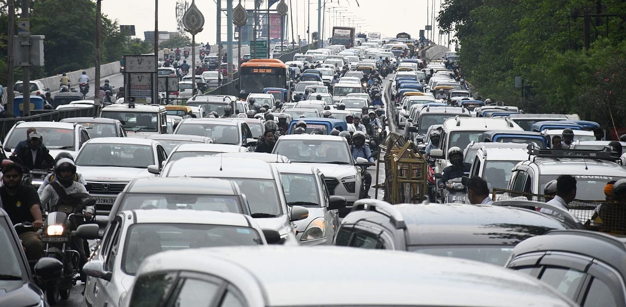 Vehicles kept crawling at Polytechnic intersection and Kamta