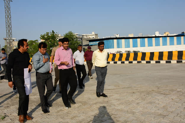 The work of undergrounding the wires of three markets will be completed in three months.