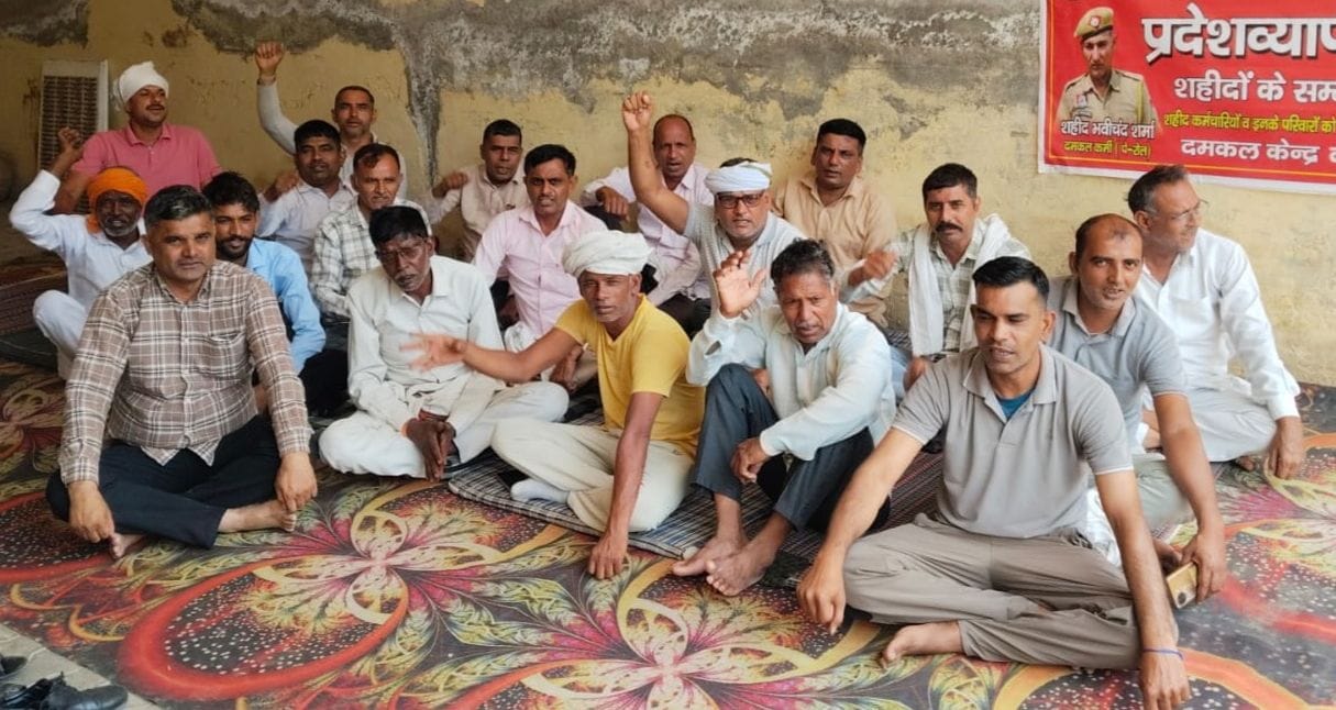 Firefighters' sit-in protest continues for the 28th day.