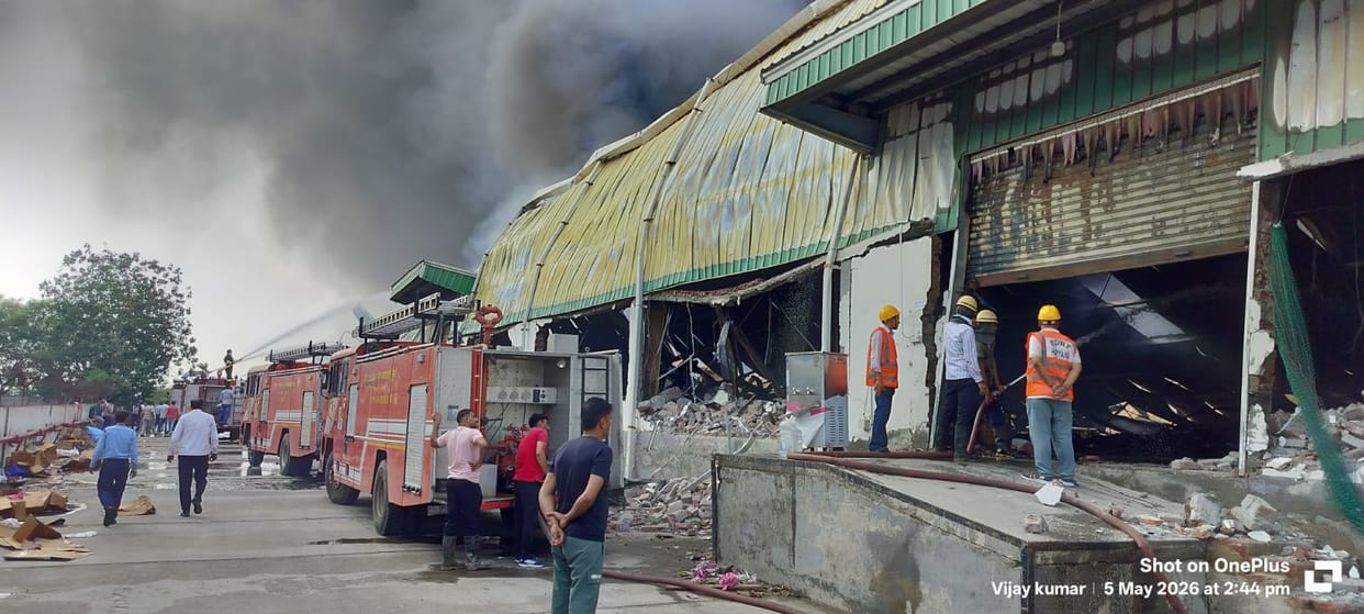 Massive Fire Breaks Out at Warehouse on Fatehpur-Jorasi Border