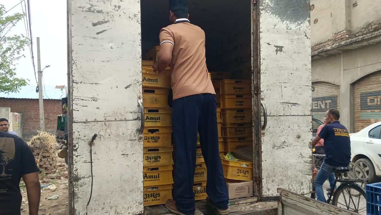 Thief ran away with a truck full of milk, but was caught while sleeping
