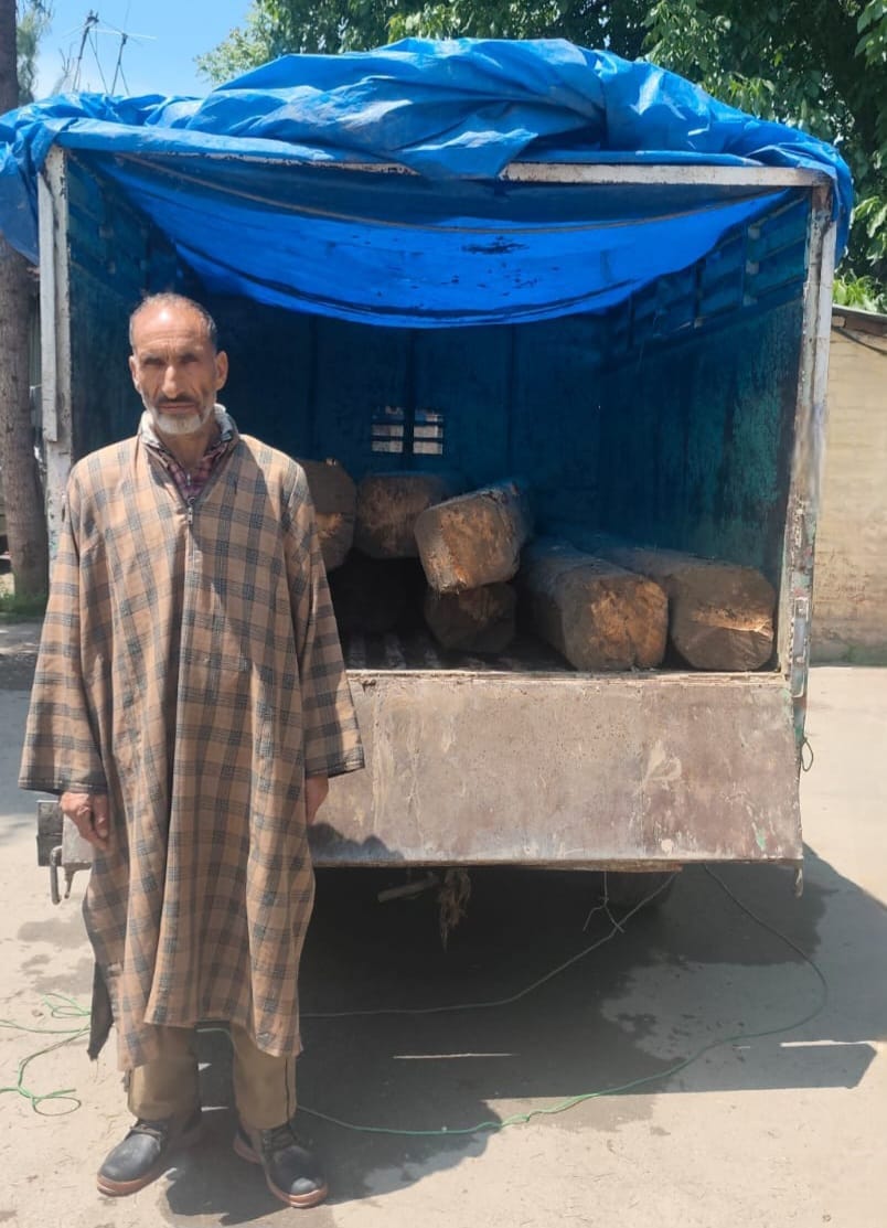 Srinagar, Rafiyabad, Jungle Wood Recovered, Vehicle Seized