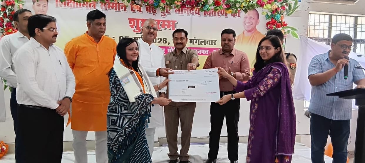 The faces of Shikshamitras blossomed with the gift of increased honorarium.