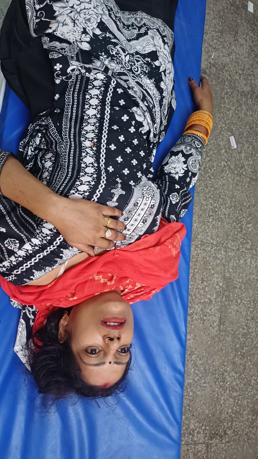 Double-decker bus collides with a parked truck on Ganga Expressway, 25 injured