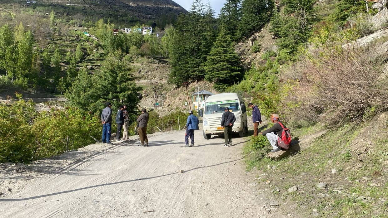 Tempo Traveller gasps after covering a distance of four km